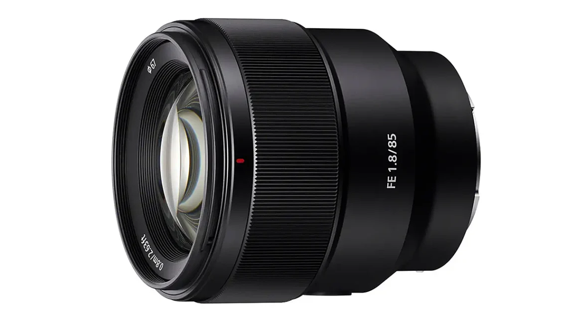 Sony FE 85mm F1.8 no caps on a white background