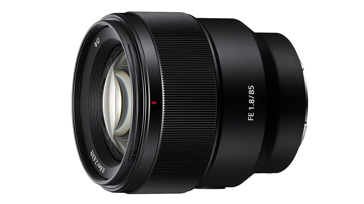 Sony FE 85mm F1.8 no caps on a white background