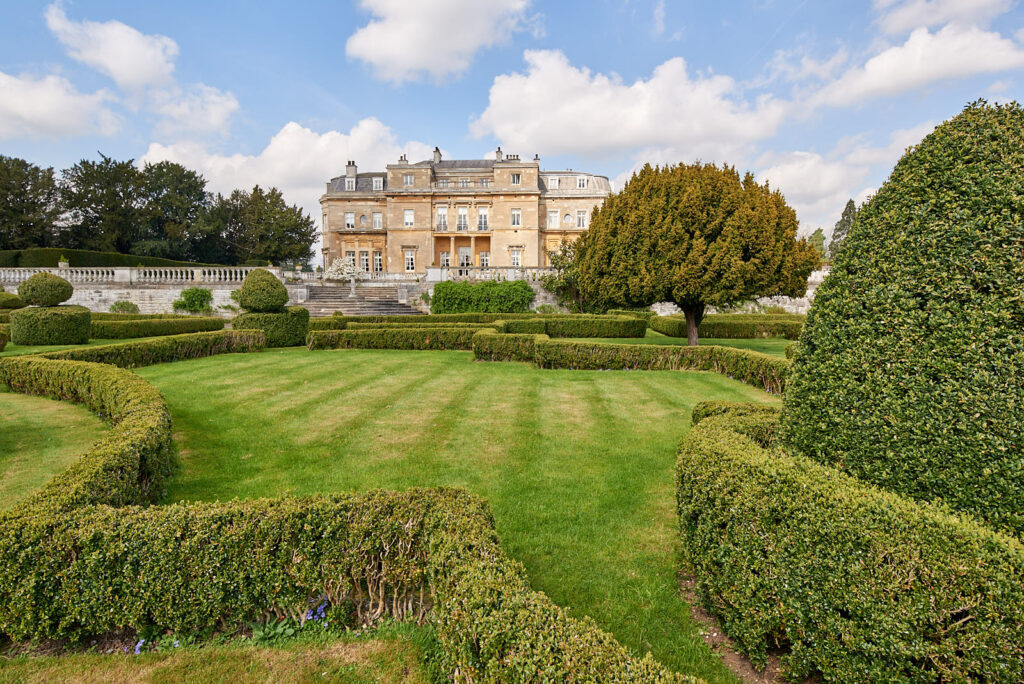 Luton Hoo and garden taken with Nikkor PC-E 19mm F4 