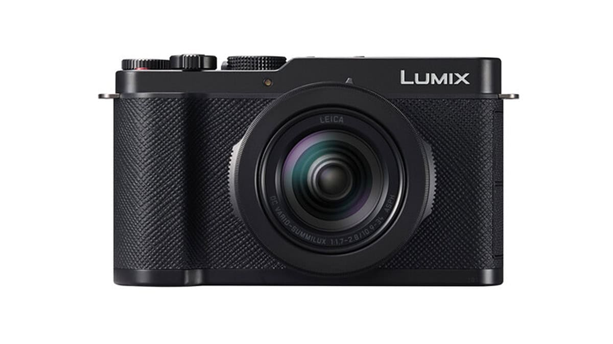 Panasonic's Lumix DC-L10 combines a Micro Four Thirds sensor with a bright Leica Vario-Summilux zoom lens in a premium compact camera design.